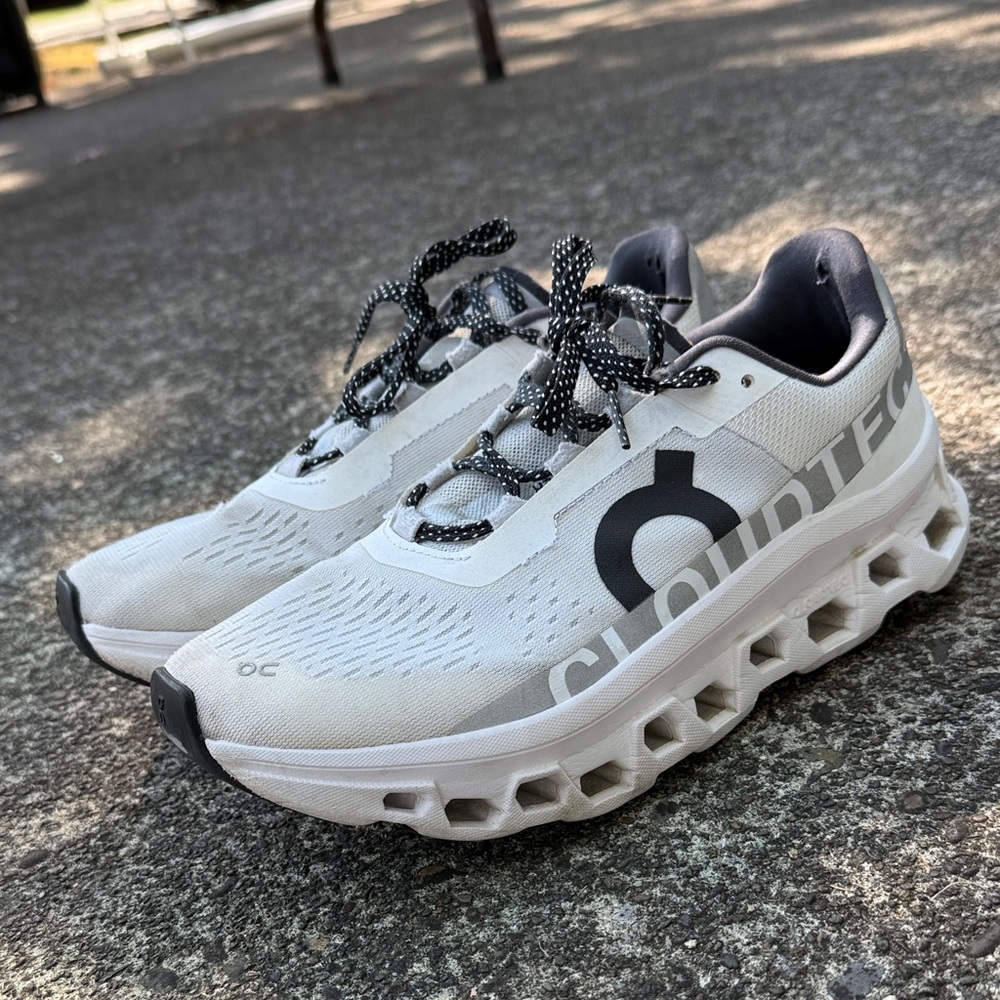 ON Cloudmonster women’s 9